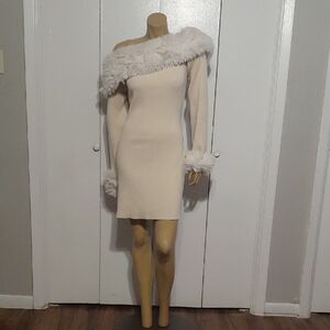 ⚜️👗Cream Dress with Faux Fur